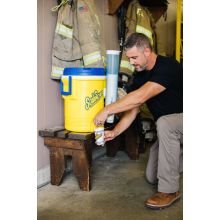 Sqwincher Lifestyle Shot - Pouring 2.5 in Cooler